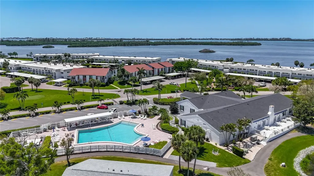 4523 W Independence Drive Bradenton FL 34210