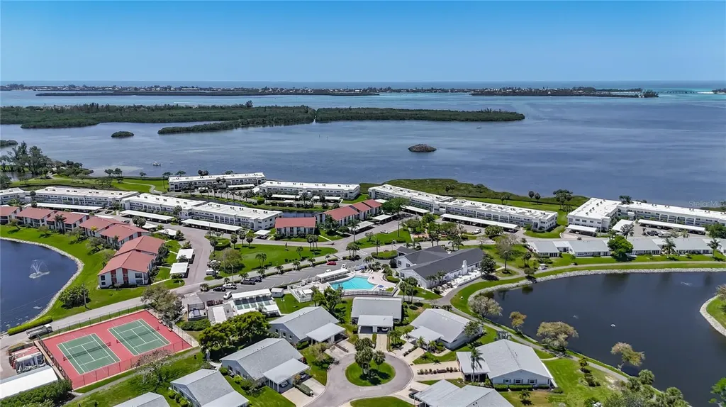 4523 W Independence Drive Bradenton FL 34210