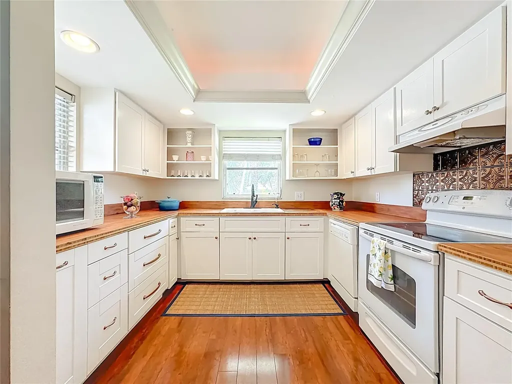 4523 W Independence Drive Bradenton FL 34210