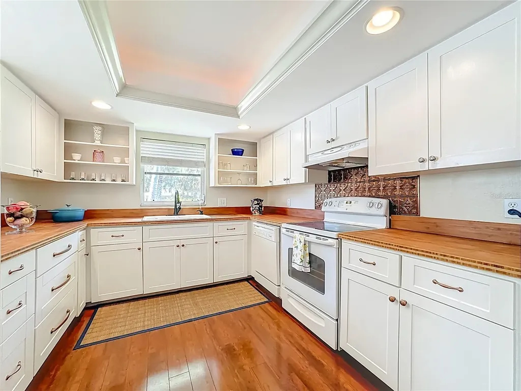 4523 W Independence Drive Bradenton FL 34210