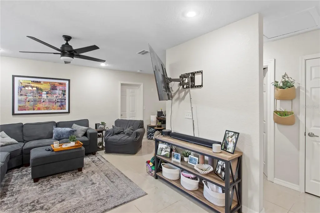 4215 W Bay Vista Avenue Tampa FL 33611