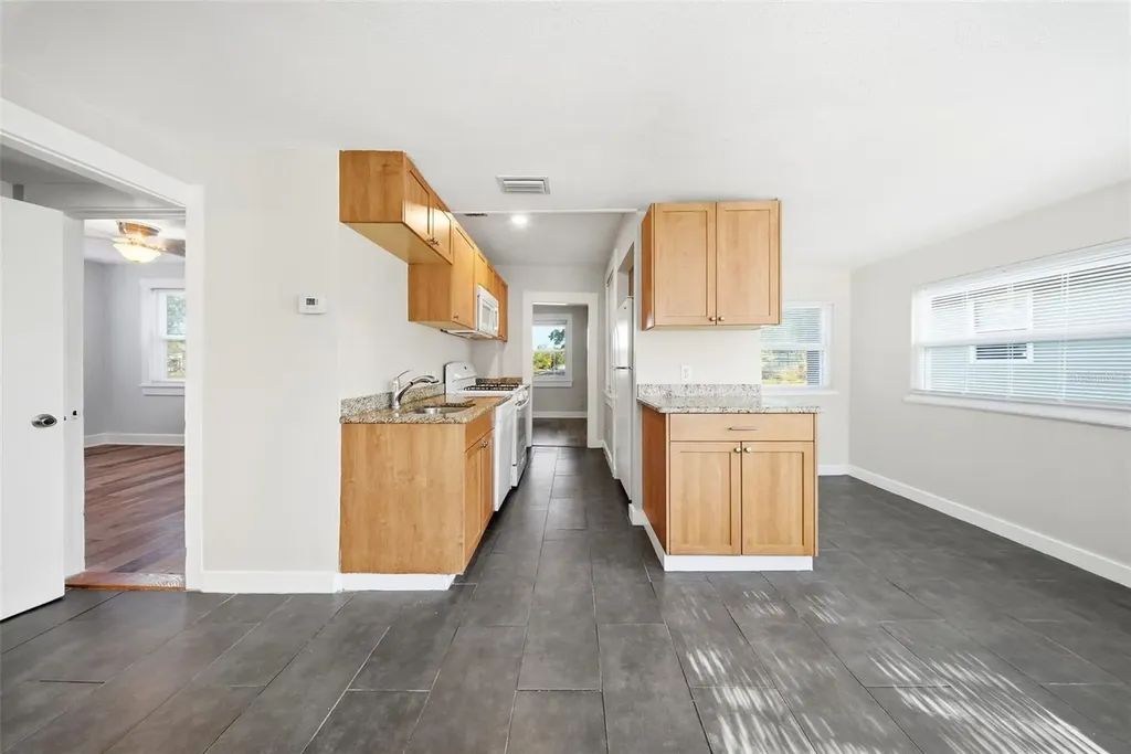 2010 30th Ave North Avenue N St Petersburg FL 33713