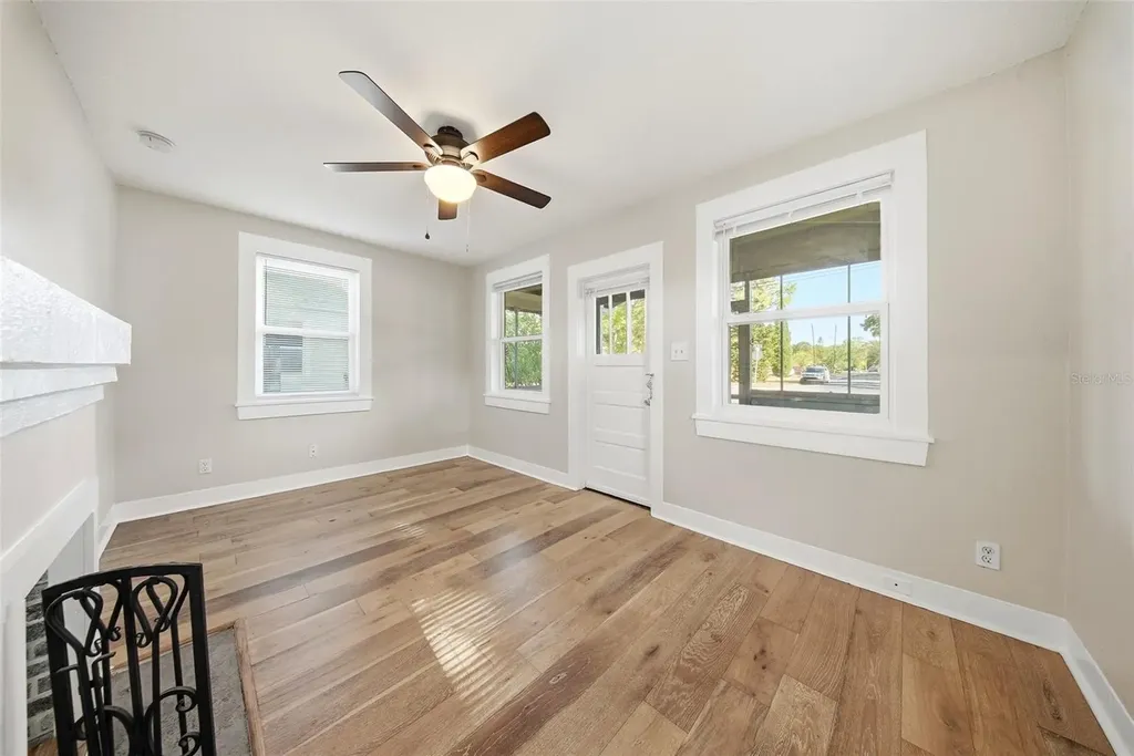 2010 30th Ave North Avenue N St Petersburg FL 33713