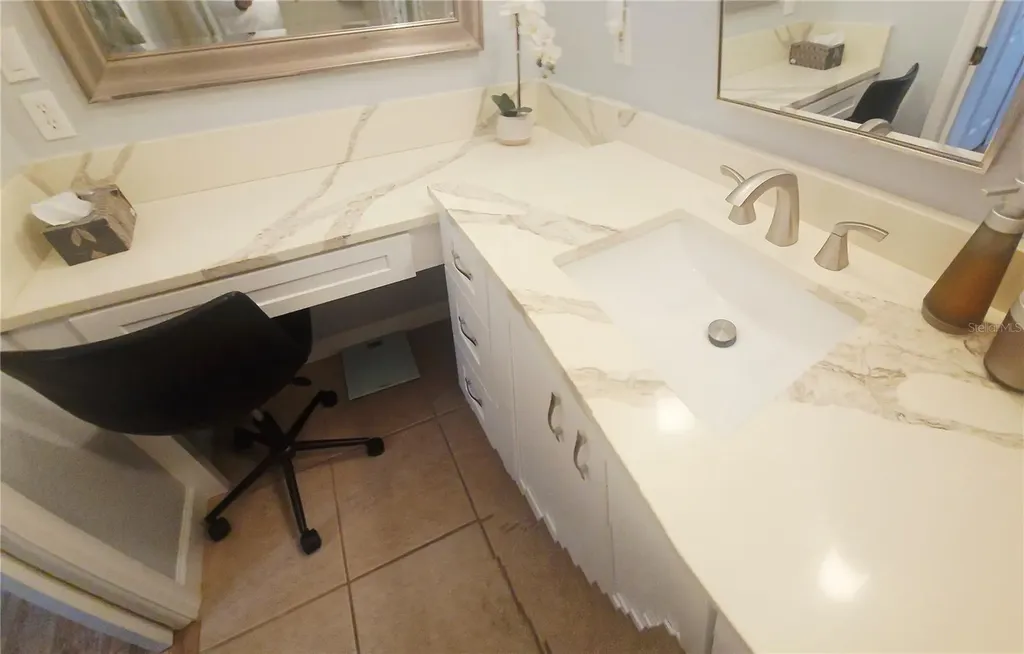 850 S Tamiami Trail Sarasota FL 34236