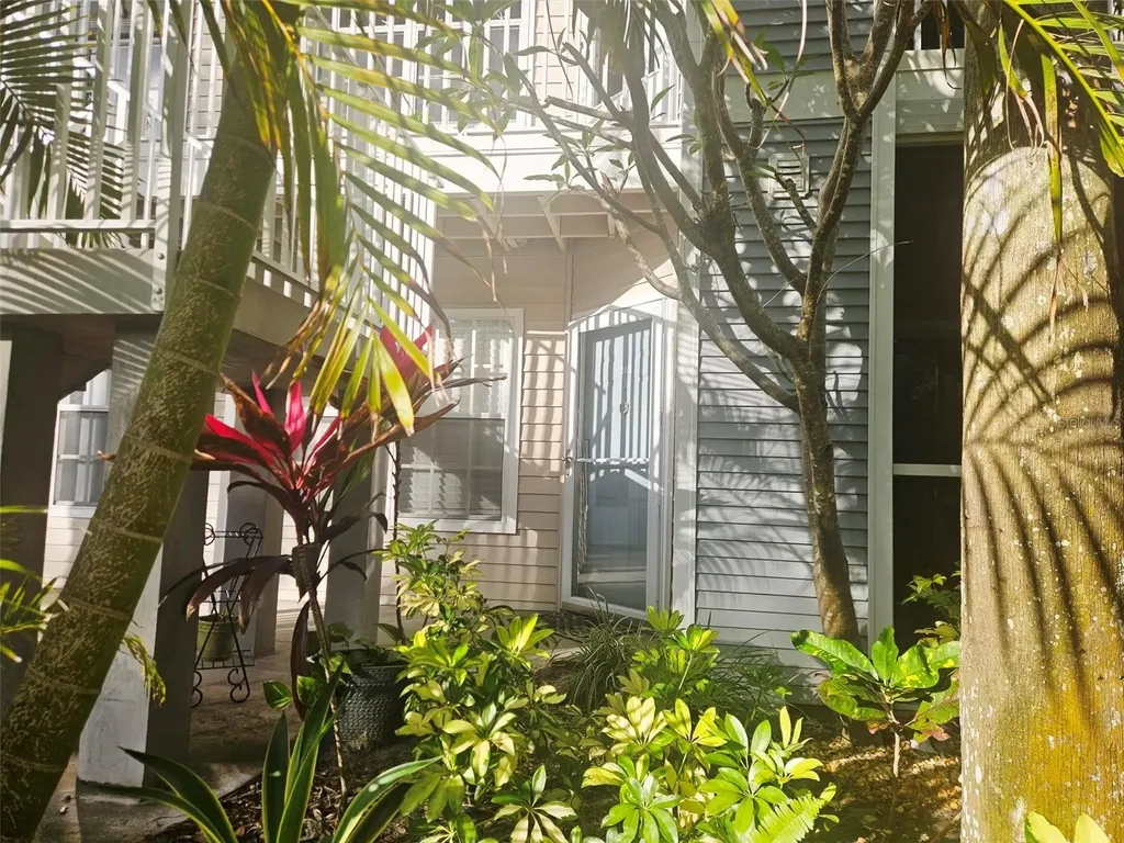 850 S Tamiami Trail Sarasota FL 34236
