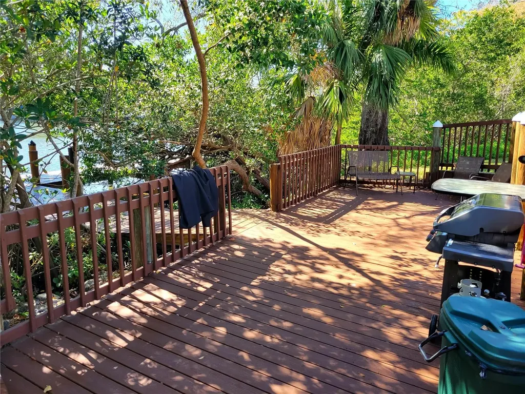 850 S Tamiami Trail Sarasota FL 34236