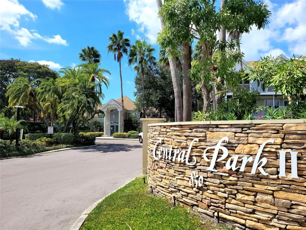 850 S Tamiami Trail Sarasota FL 34236