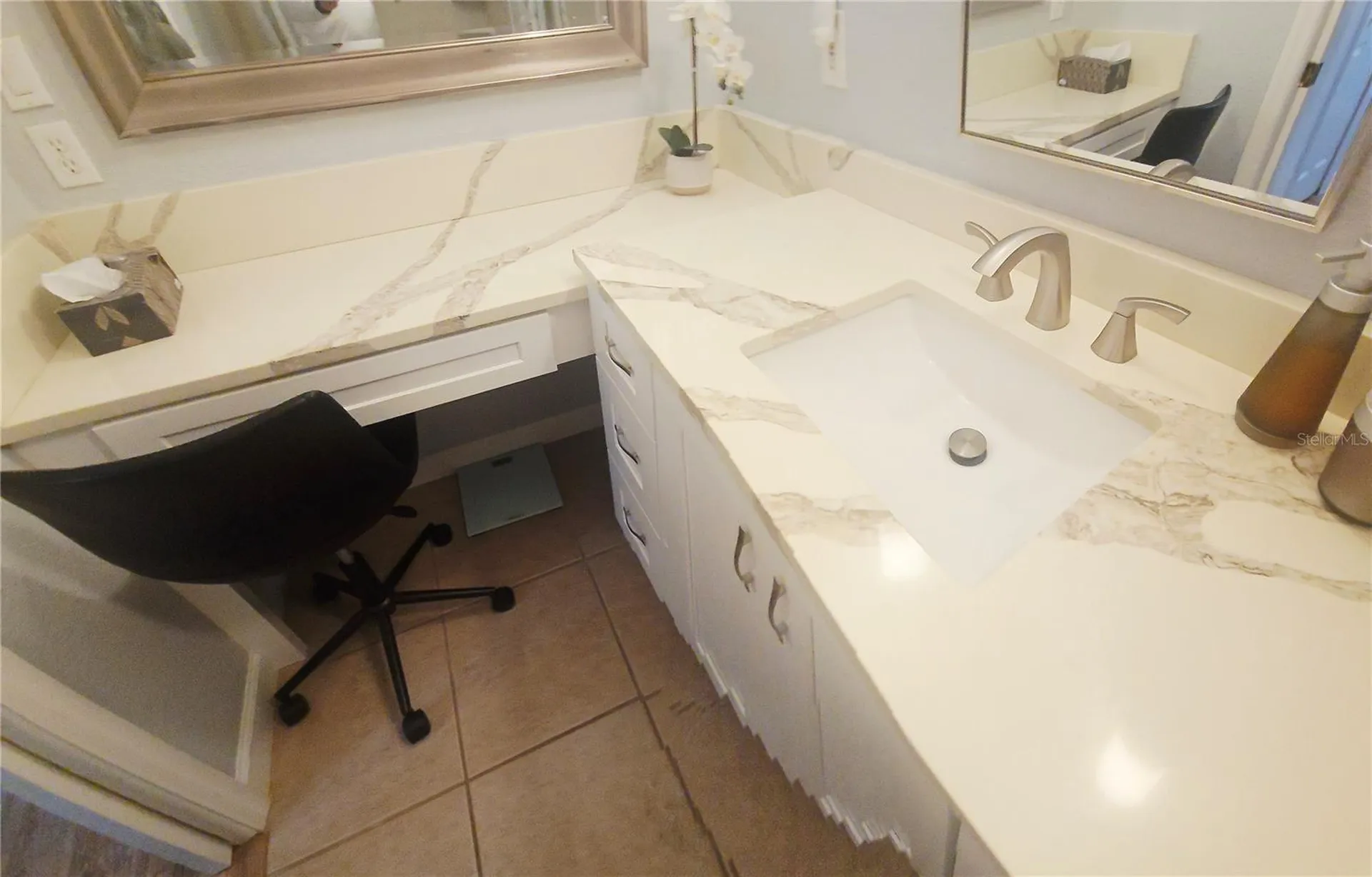 850 S Tamiami Trail Sarasota FL 34236