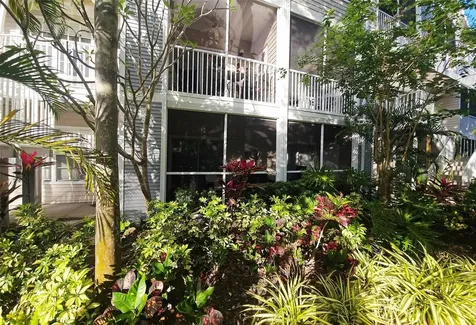 850 S Tamiami Trail Sarasota FL 34236