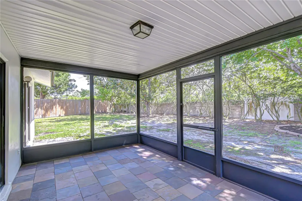 14902 Southfork Drive Tampa FL 33624