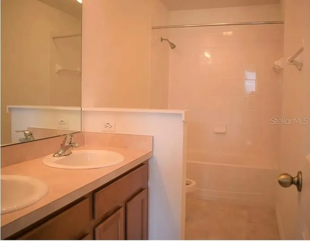 521 Cresting Oak Circle Orlando FL 32824