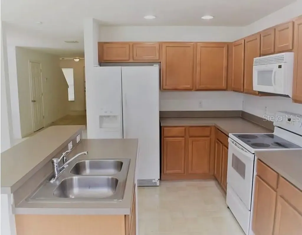 521 Cresting Oak Circle Orlando FL 32824