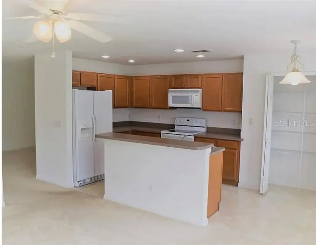 521 Cresting Oak Circle Orlando FL 32824