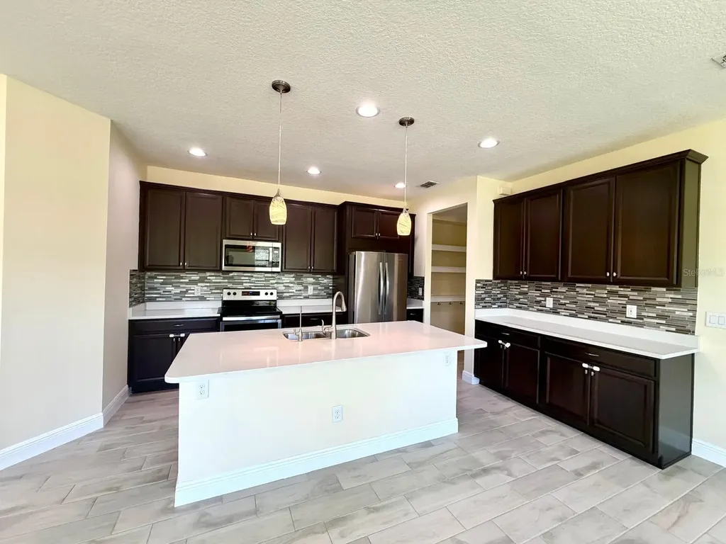6206 Scarlet Darter Way Tampa FL 33625