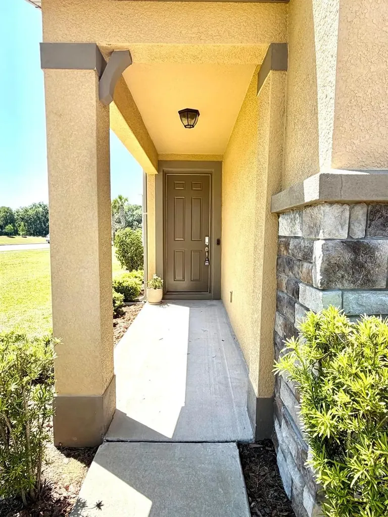 6206 Scarlet Darter Way Tampa FL 33625