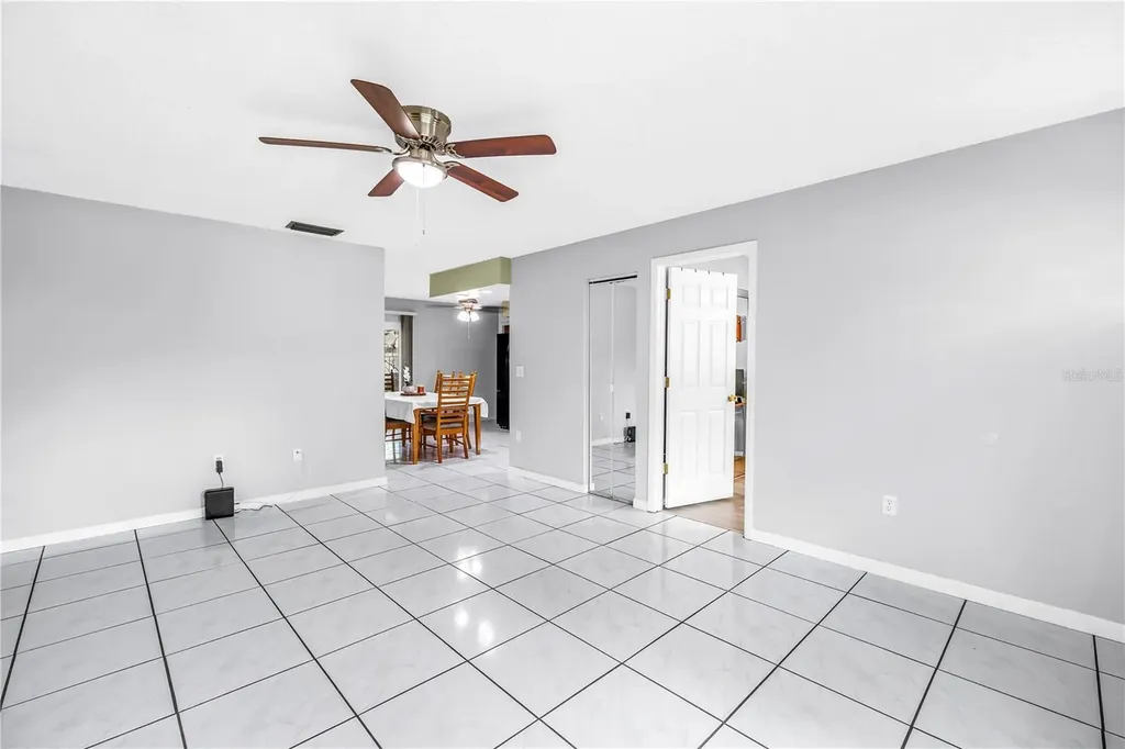 7249 56th Avenue N St Petersburg FL 33709