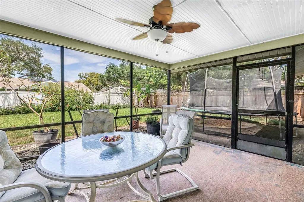 7249 56th Avenue N St Petersburg FL 33709