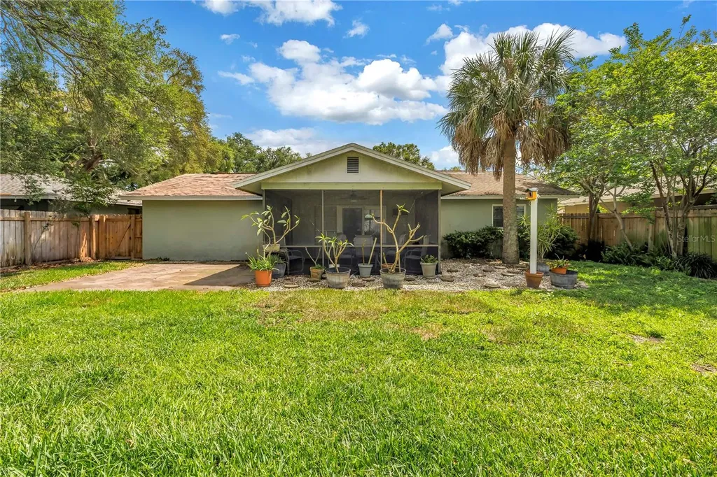 7249 56th Avenue N St Petersburg FL 33709