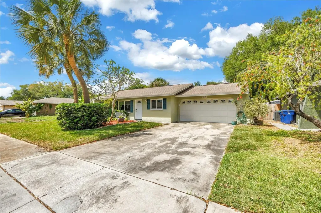 7249 56th Avenue N St Petersburg FL 33709