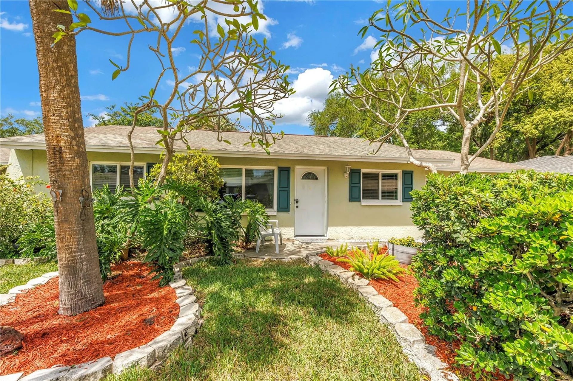 7249 56th Avenue N St Petersburg FL 33709