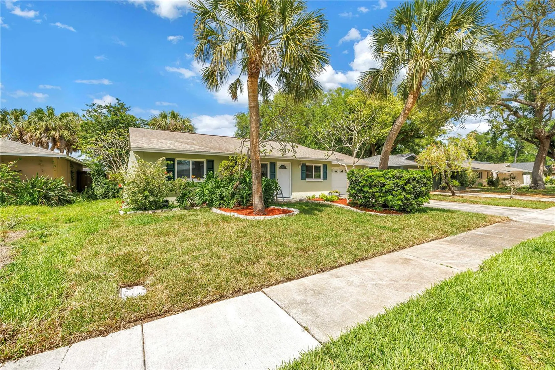 7249 56th Avenue N St Petersburg FL 33709