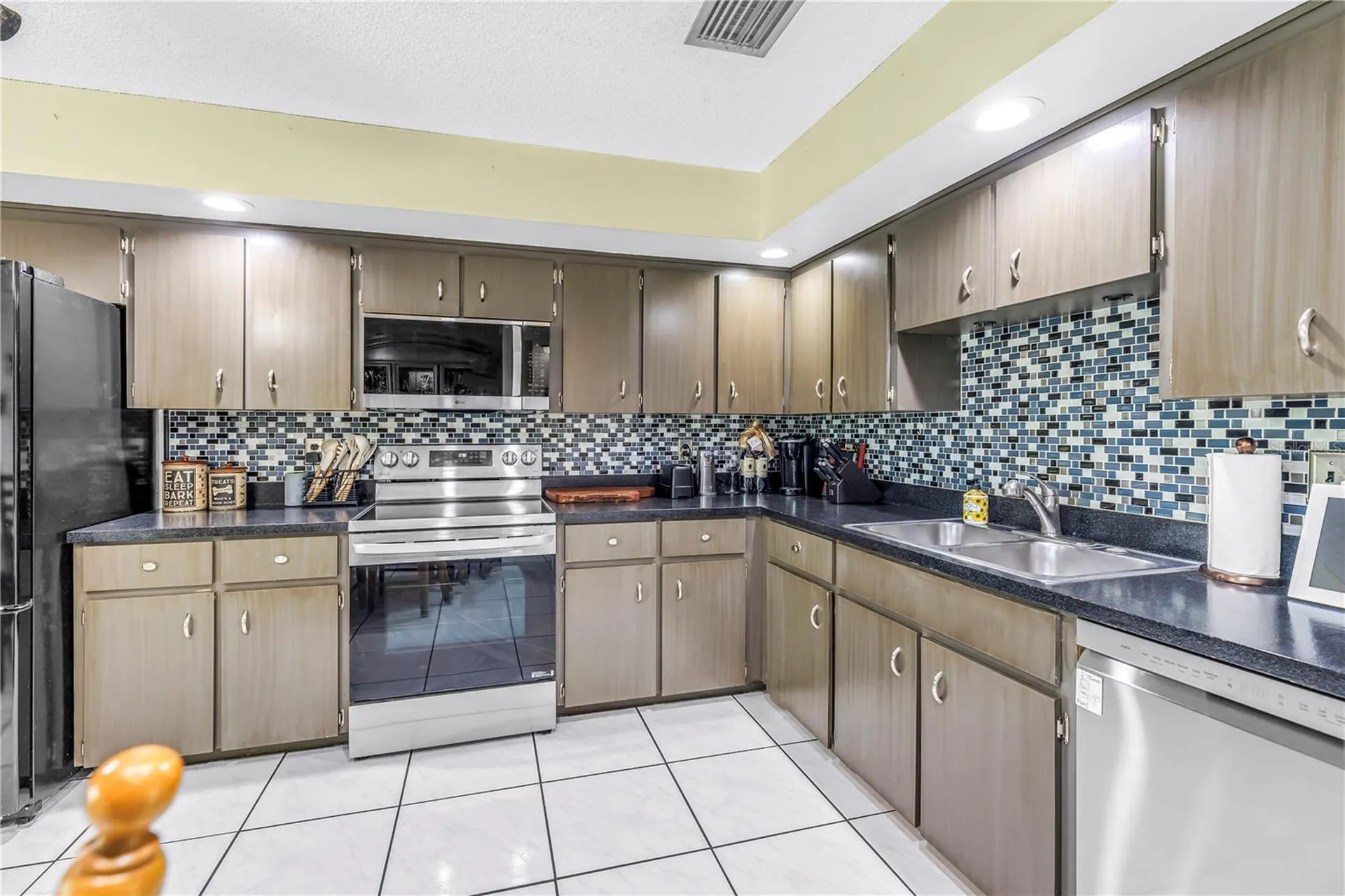 7249 56th Avenue N St Petersburg FL 33709