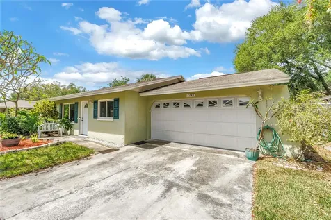 7249 56th Avenue N St Petersburg FL 33709
