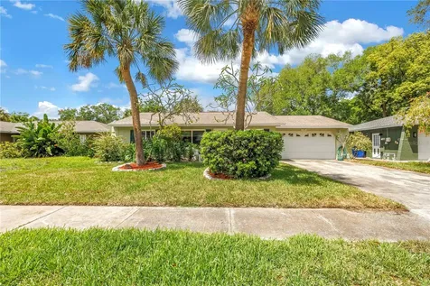7249 56th Avenue N St Petersburg FL 33709