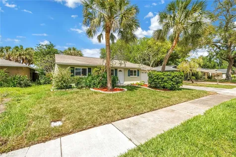 7249 56th Avenue N St Petersburg FL 33709