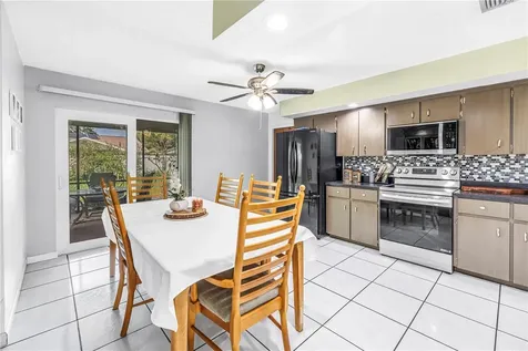 7249 56th Avenue N St Petersburg FL 33709