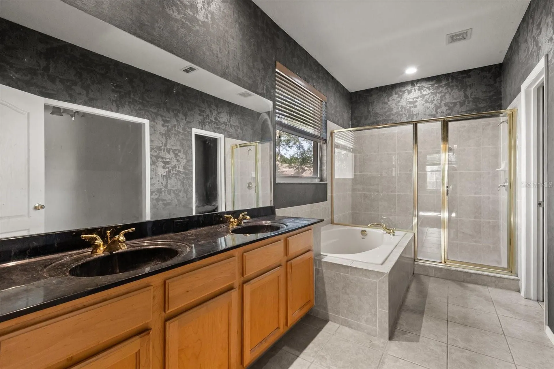 13853 Sunshowers Circle Orlando FL 32828