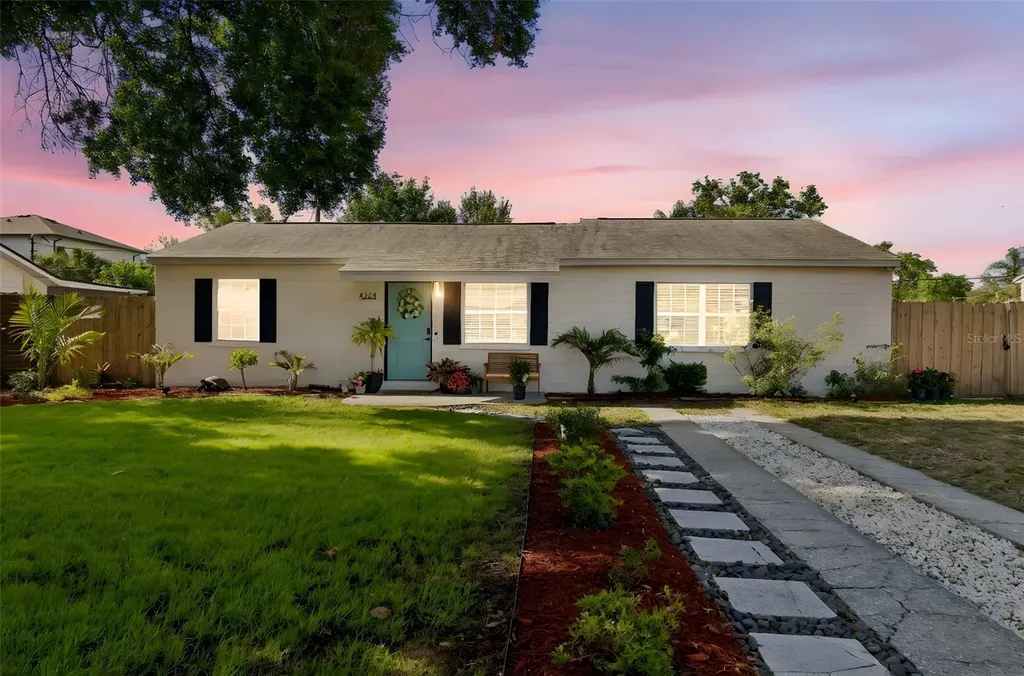 4224 W Bay Vista Avenue Tampa FL 33611