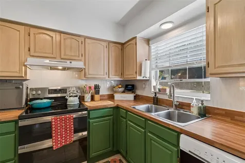 4224 W Bay Vista Avenue Tampa FL 33611