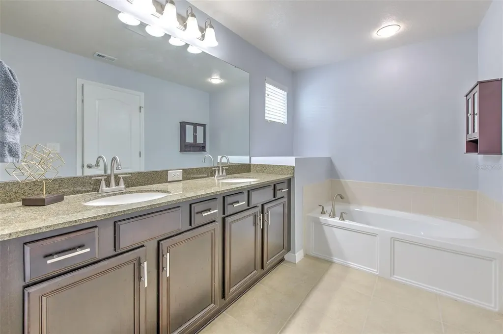 9033 Aspen Hollow Place Riverview FL 33578