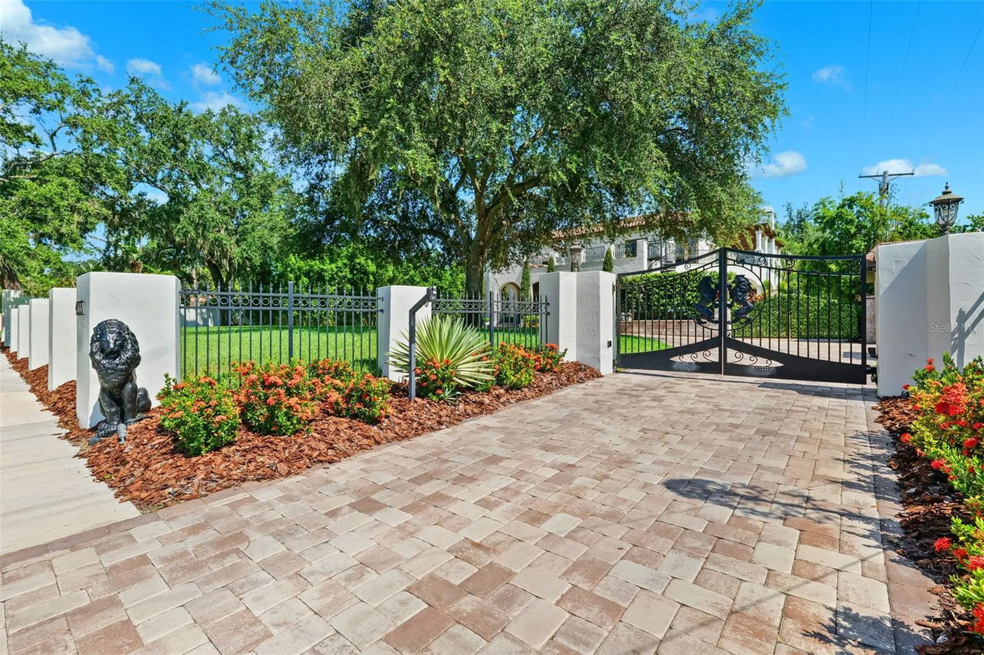 4555 W Swann Avenue Tampa FL 33609