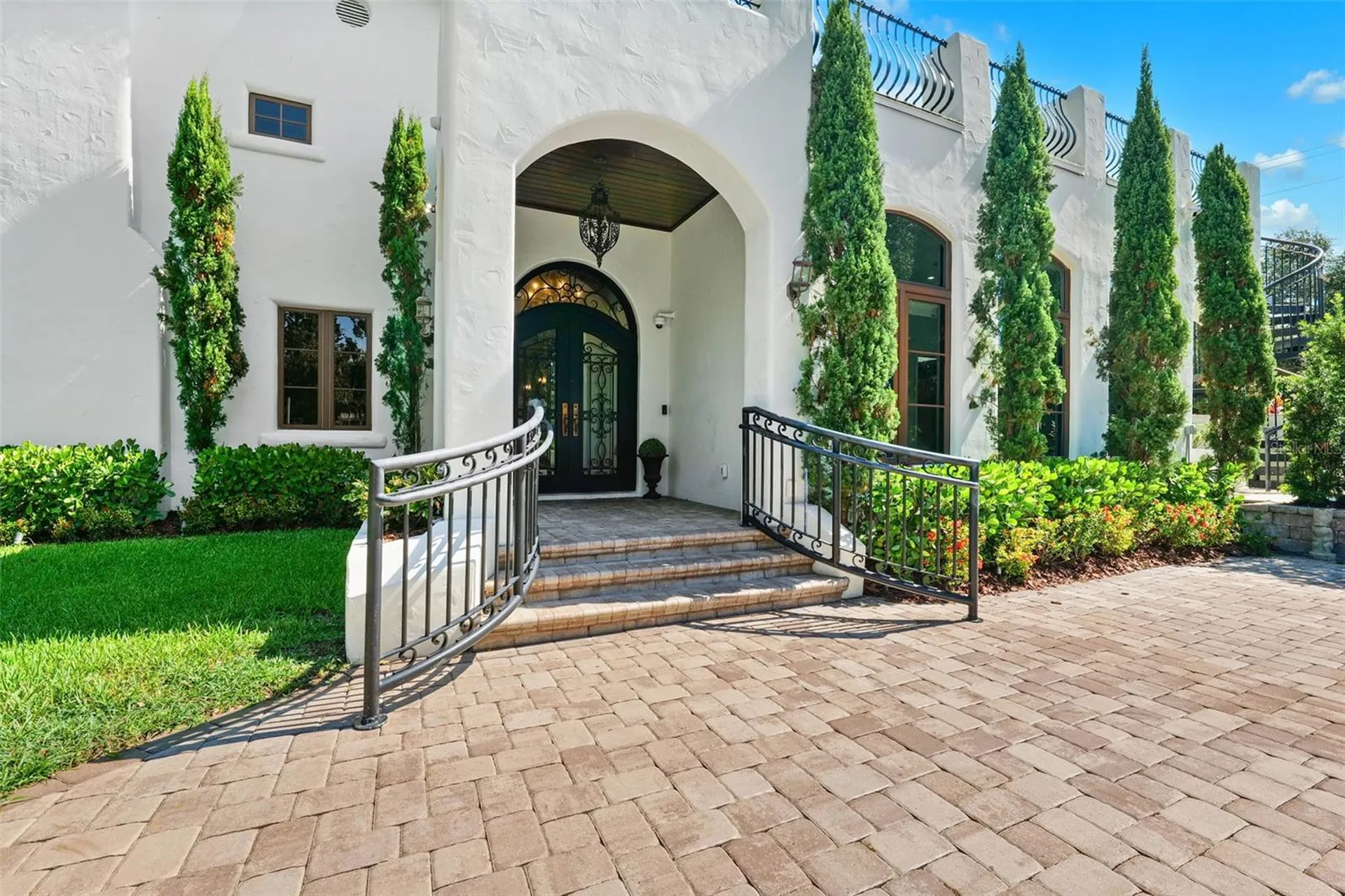 4555 W Swann Avenue Tampa FL 33609