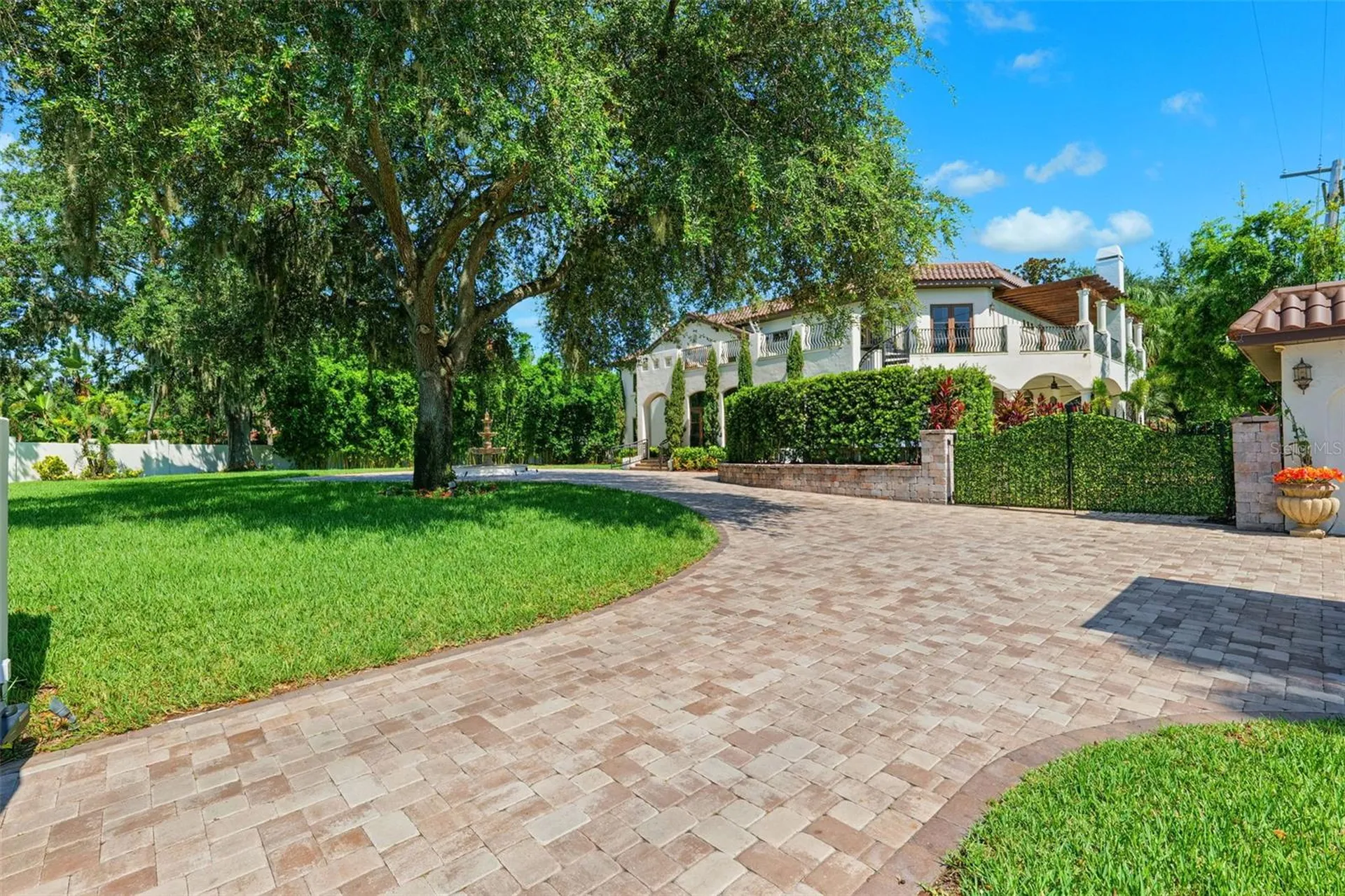 4555 W Swann Avenue Tampa FL 33609