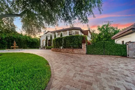 4555 W Swann Avenue Tampa FL 33609