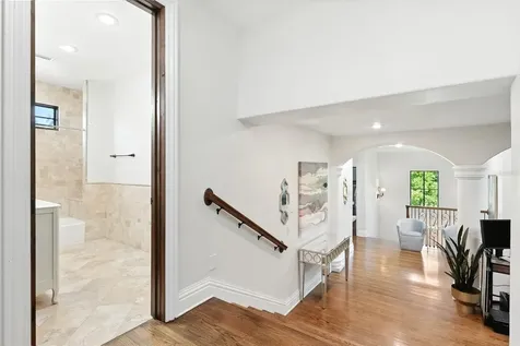 4555 W Swann Avenue Tampa FL 33609