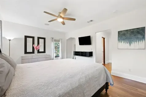 4555 W Swann Avenue Tampa FL 33609