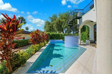 4555 W Swann Avenue Tampa FL 33609