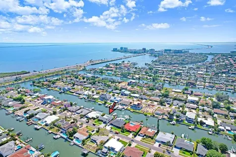 3926 Venetian Way Tampa FL 33634