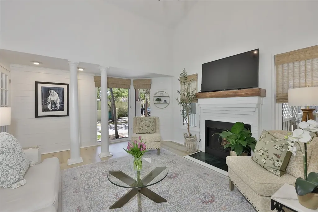 1615 W Watrous Avenue Tampa FL 33606