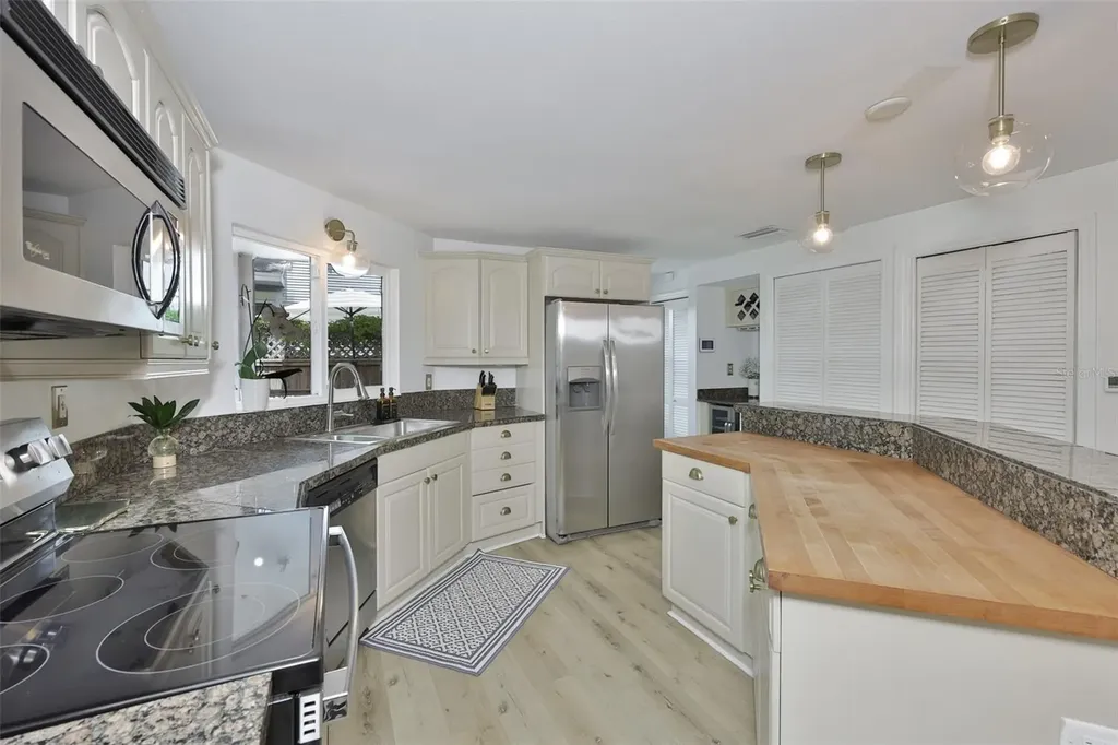 1615 W Watrous Avenue Tampa FL 33606