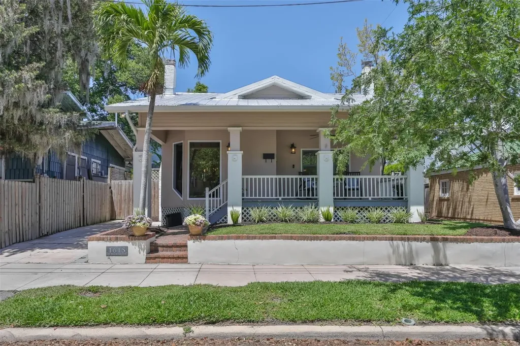 1615 W Watrous Avenue Tampa FL 33606