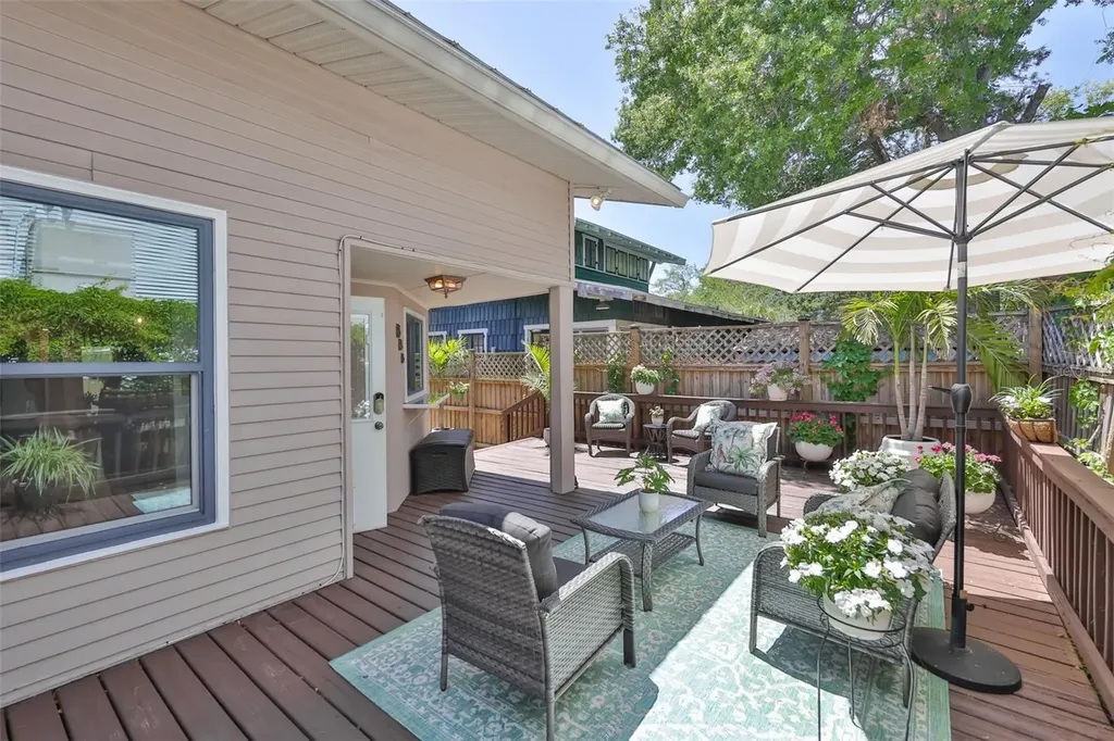 1615 W Watrous Avenue Tampa FL 33606