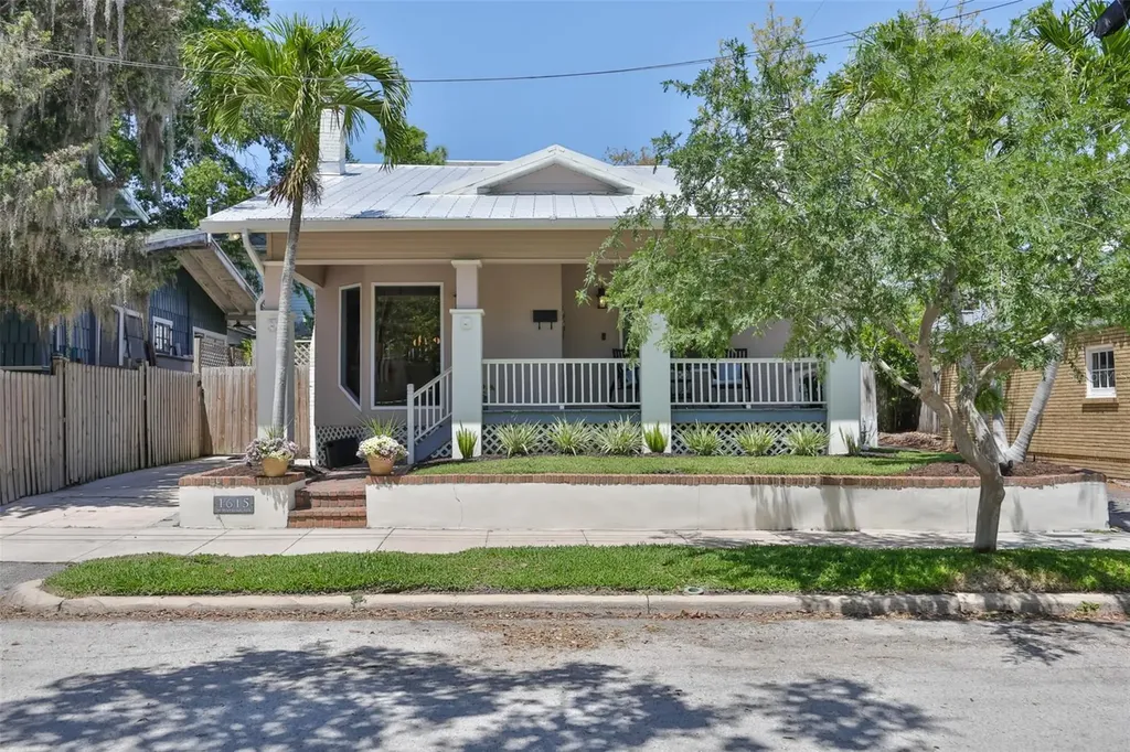 1615 W Watrous Avenue Tampa FL 33606