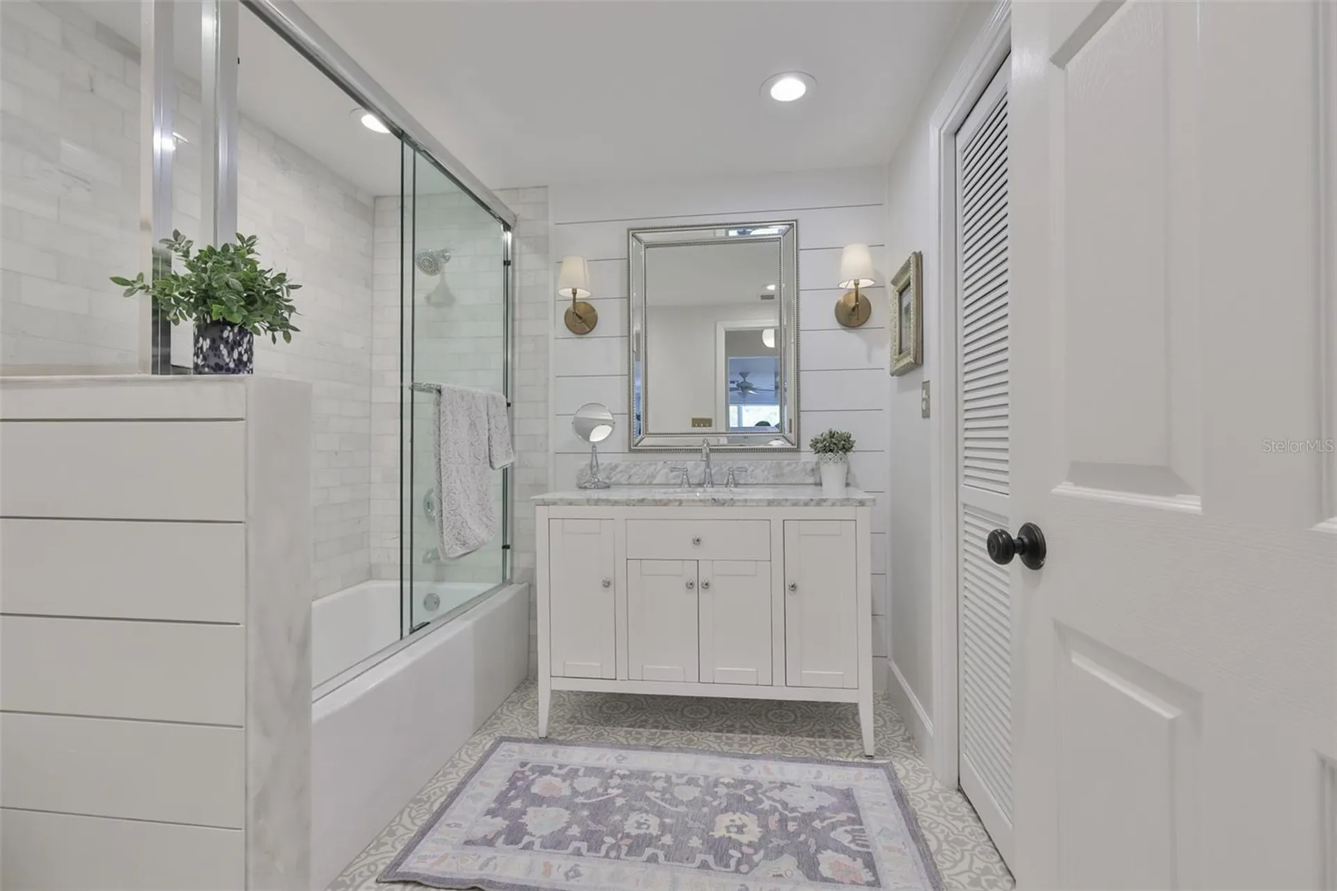 1615 W Watrous Avenue Tampa FL 33606
