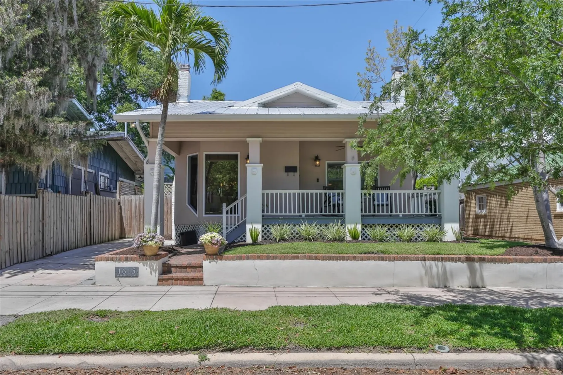 1615 W Watrous Avenue Tampa FL 33606