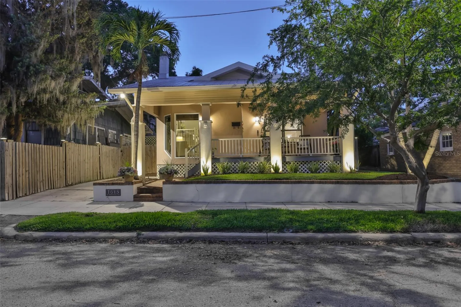 1615 W Watrous Avenue Tampa FL 33606